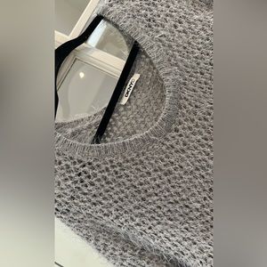 Ladies grey crew neck sweater (large)